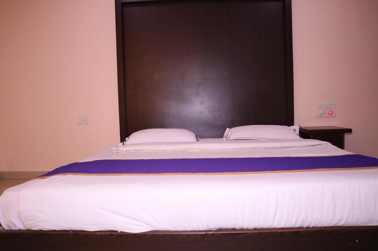 Smilestay Bns Lodge Bangalore Exterior foto